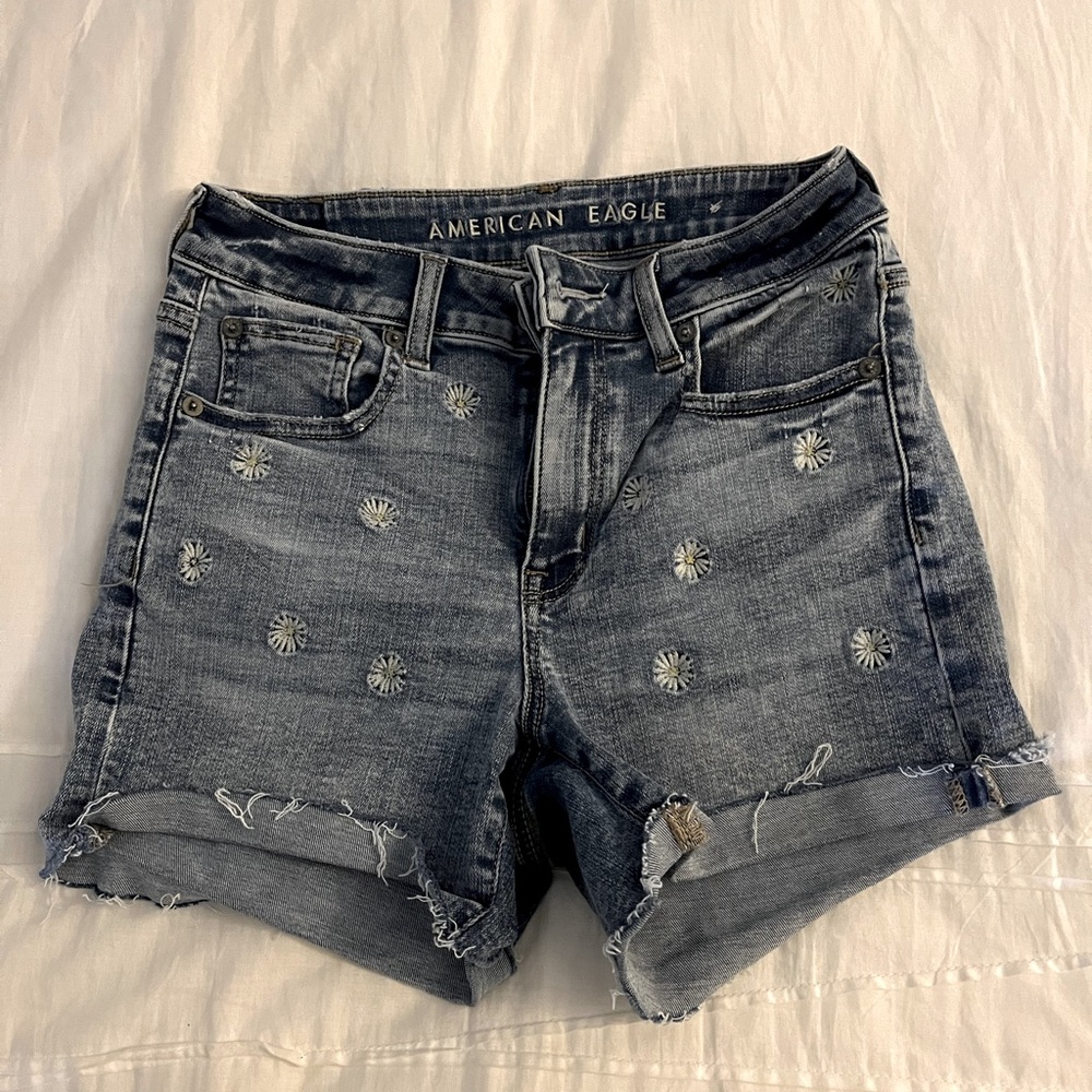 American Eagle Super Stretch Daisy Shorts